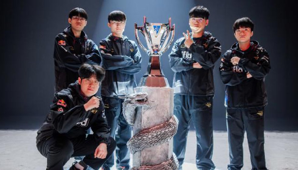 T1 sweeps Weibo Gaming to claim fourth LoL World Championship